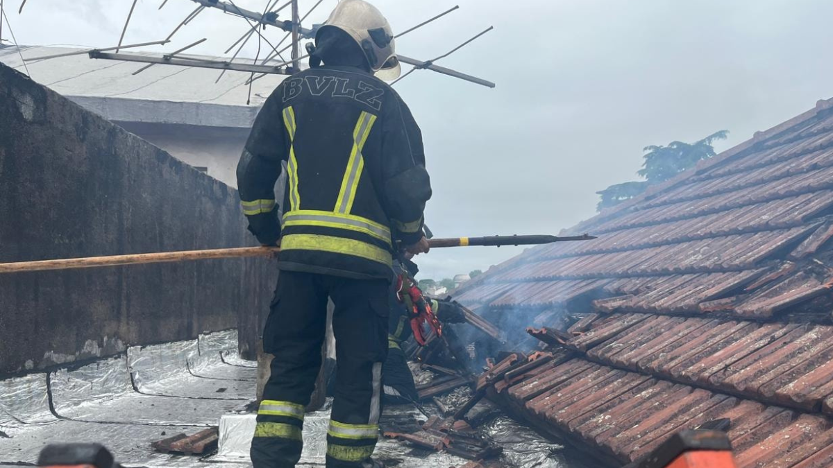 Incendio devastador en vivienda de Banfield: vecina perdió todo