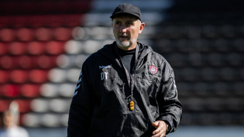 Insólito: técnico de la Primera Nacional despedido tras 58 días