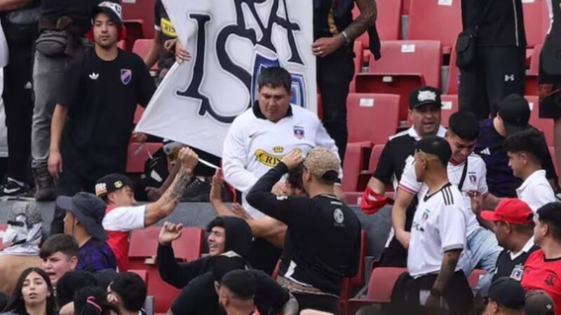 Cuchillazos en la hinchada de Colo Colo: video registra la violencia