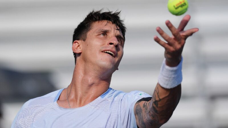 Carabelli gana duelo argentino en el Masters 1000 de París