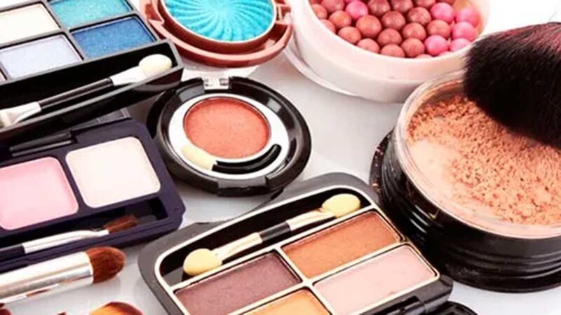 Gobierno reduce controles en producción e importación de cosméticos