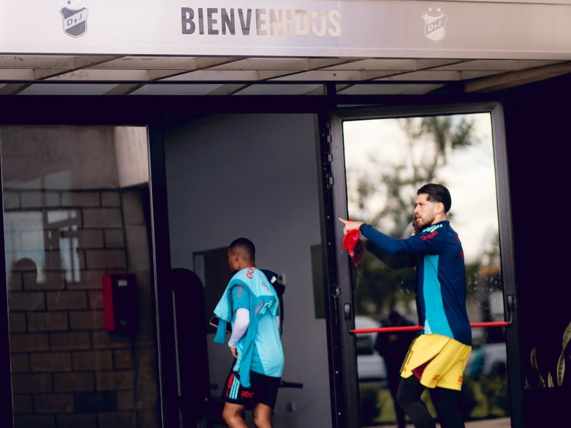 Flamengo entrena en Defensa y Justicia y define el equipo ante Racing