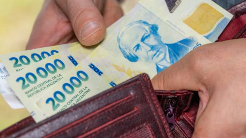 Salarios subieron 3,2% en agosto y superaron a la inflación, INDEC