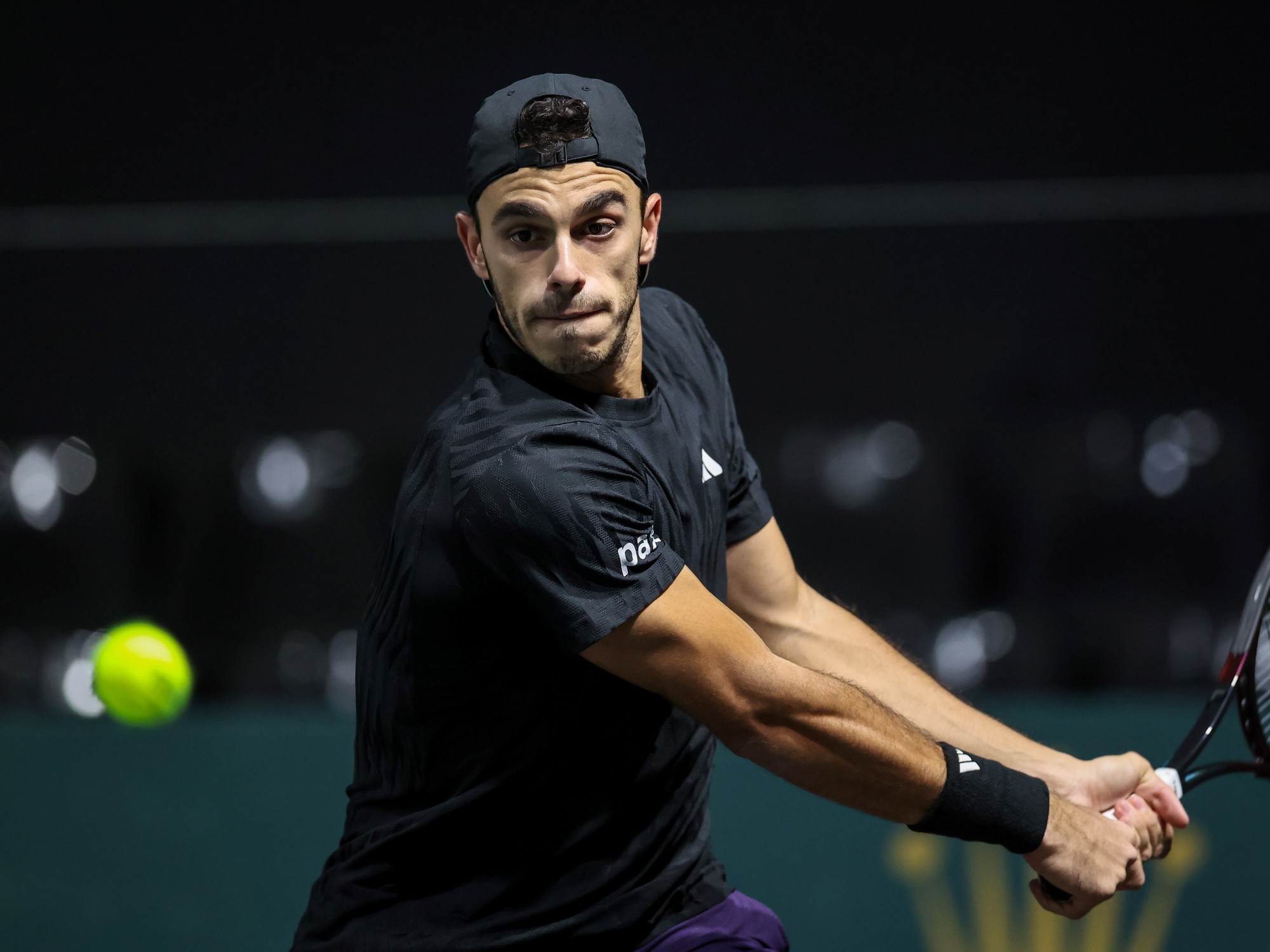 Cerúndolo vence a Kecmanović y avanza a octavos del Masters de París