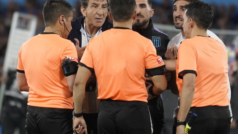 Los polémicos minutos de adición del árbitro y la furia de Costas