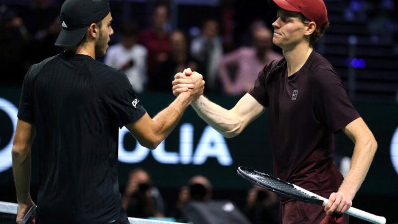 Jannik Sinner elimina a Francisco Cerúndolo en Masters 1000 de París