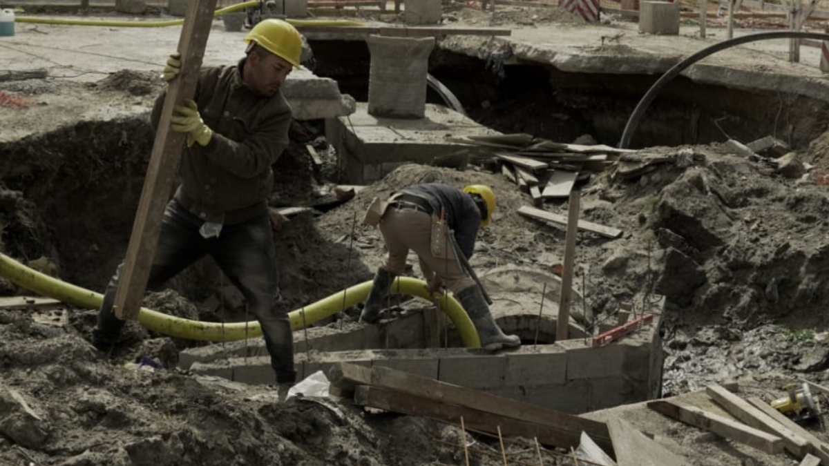 Esteban Echeverría avanza la obra del conducto pluvial en Av. Olimpo