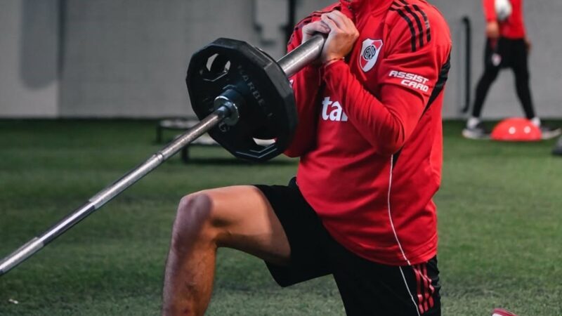 La lesión en la rodilla de Montiel mantiene en vilo a River