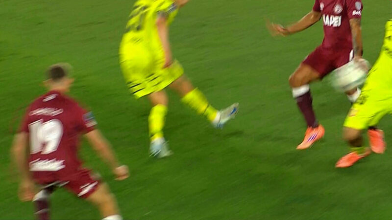 VAR: por qué debía anularse el gol de Lanús a la Universidad de Chile