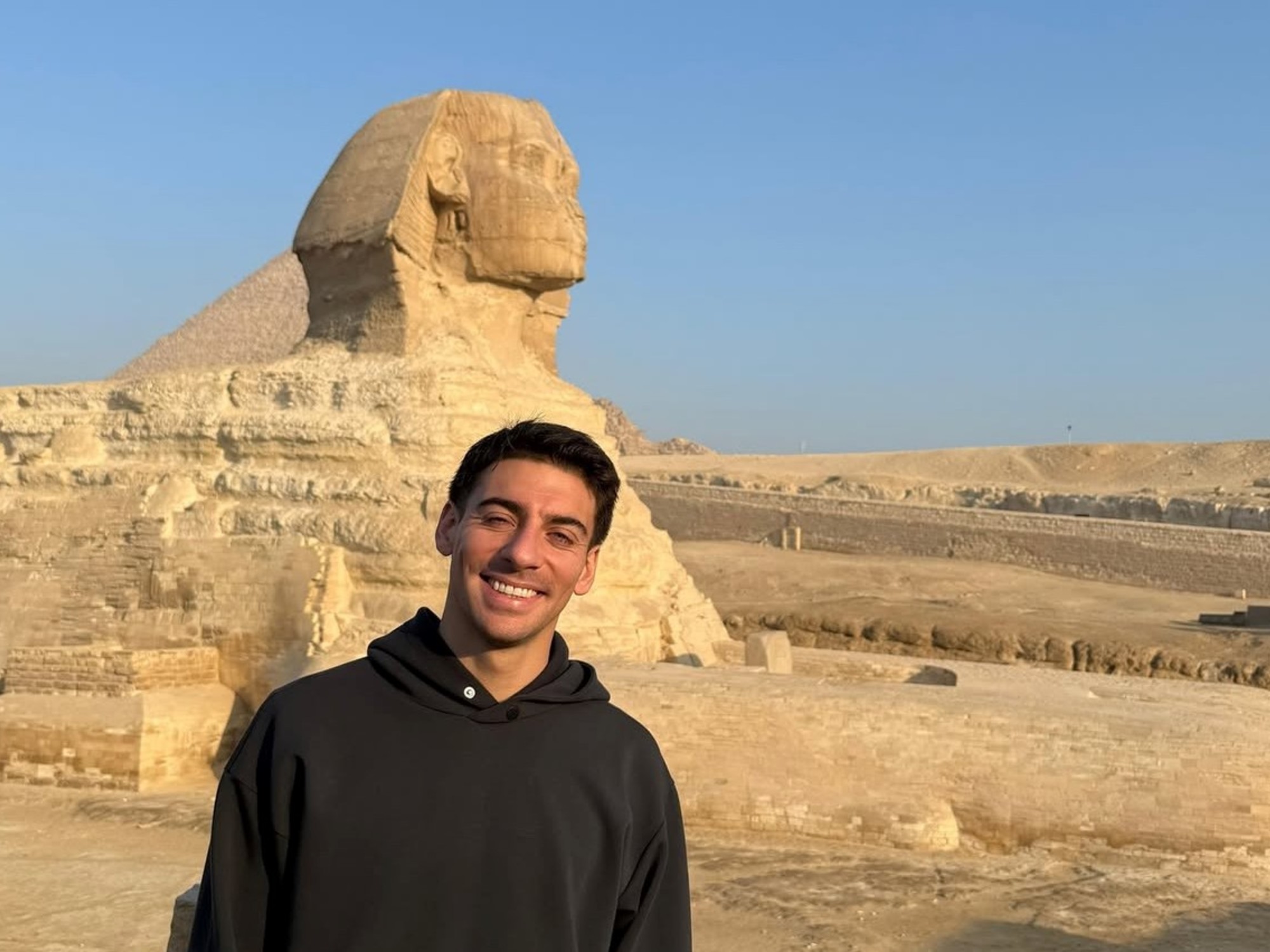 Intercambio de regalos entre Paredes y top-ten argentino desde Egipto