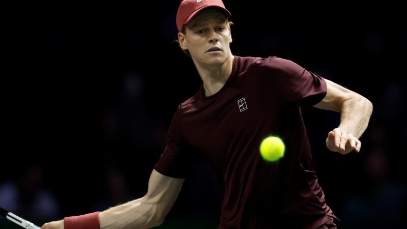 Sinner doblega a Zverev y avanza a la final del Masters 1000 de París