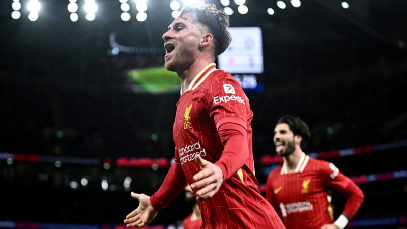 Duelo de selección en Premier: Alexis (Liverpool) vs Dibu (Villa)