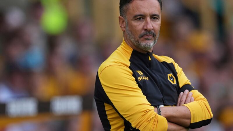 La Premier se argentiniza: renovó hace mes y medio y ya lo echaron