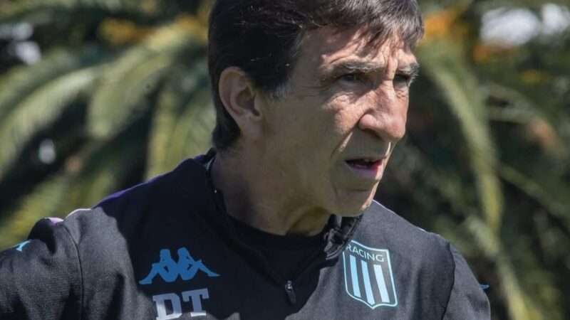 Costas, lapidario en Racing: ahora no tenemos que meternos tiros en las piernas