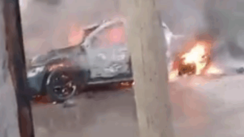 Incendio de camioneta en Lomas provoca alarma entre vecinos