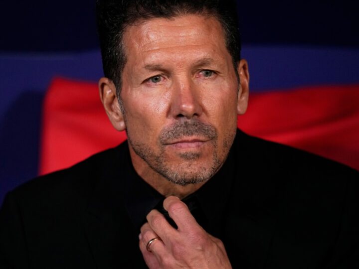 Simeone elogia a Giuliano y recuerda al DT que le dio debut en Vélez