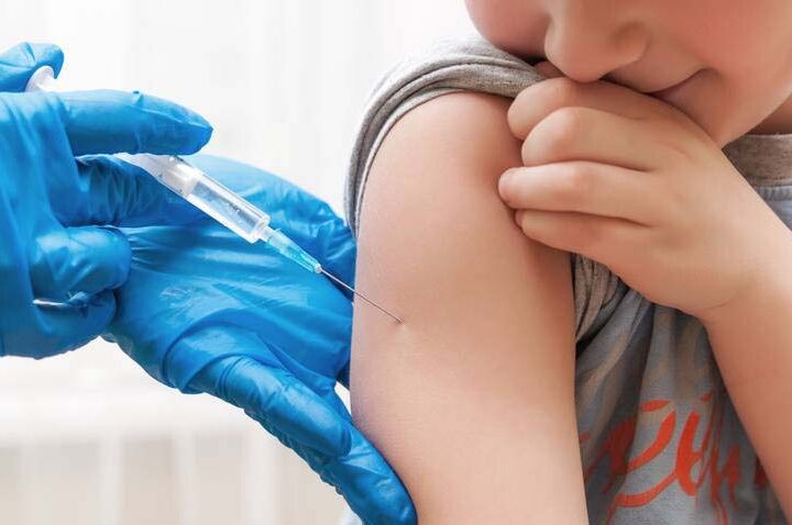 Provincia alerta por baja vacunación y reaparición de tos convulsa