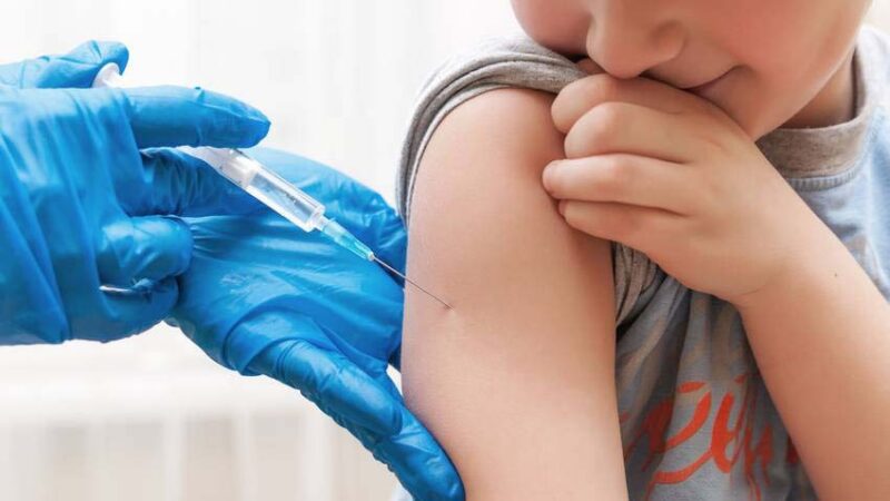 Provincia alerta por baja vacunación y reaparición de tos convulsa