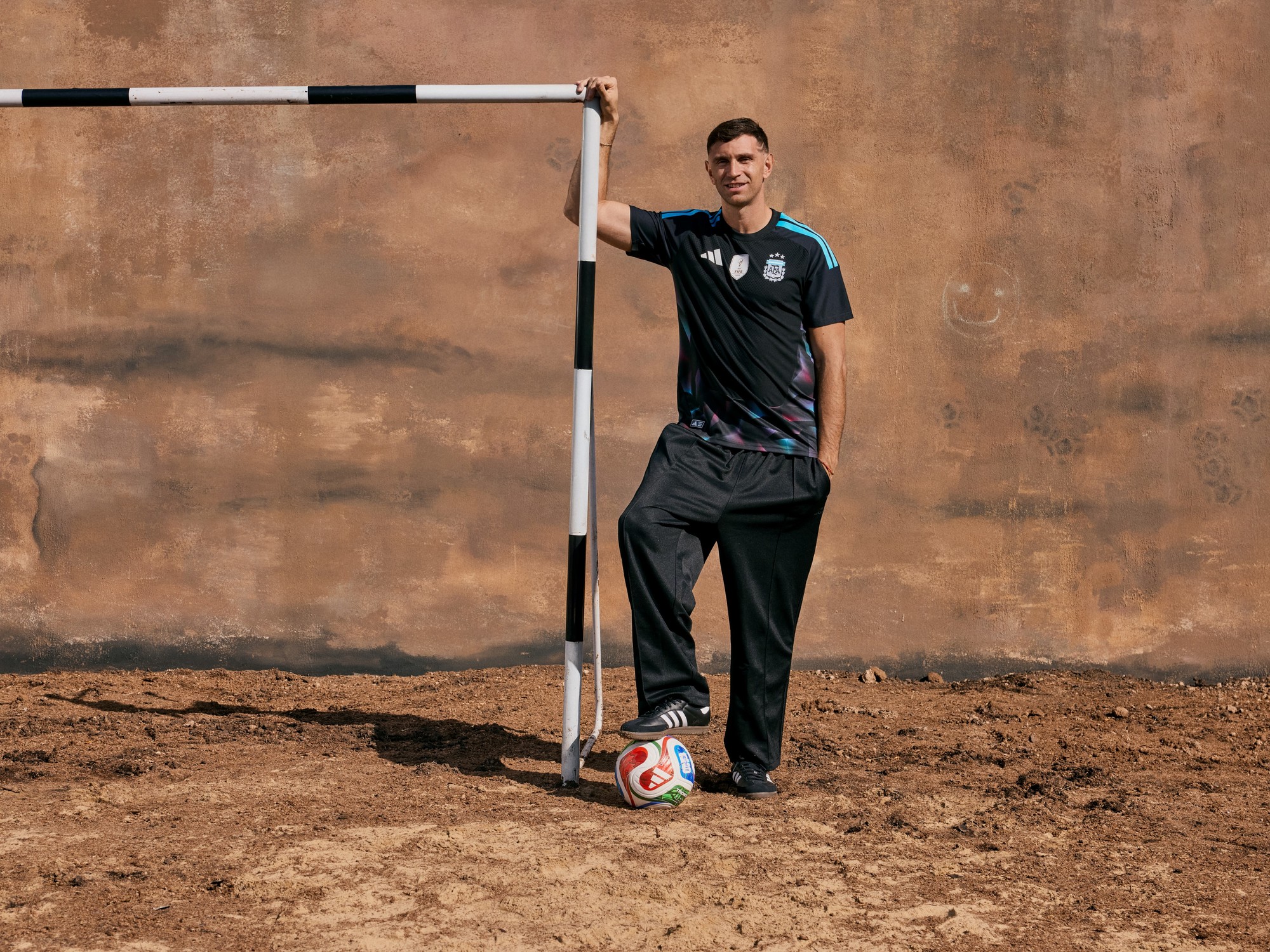 Así es el nuevo buzo que usará Dibu Martínez en el Mundial 2026