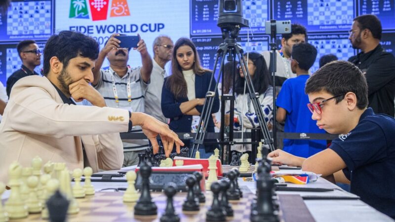 Mundial de ajedrez en India: Faustino Oro empata y fuerza desempate