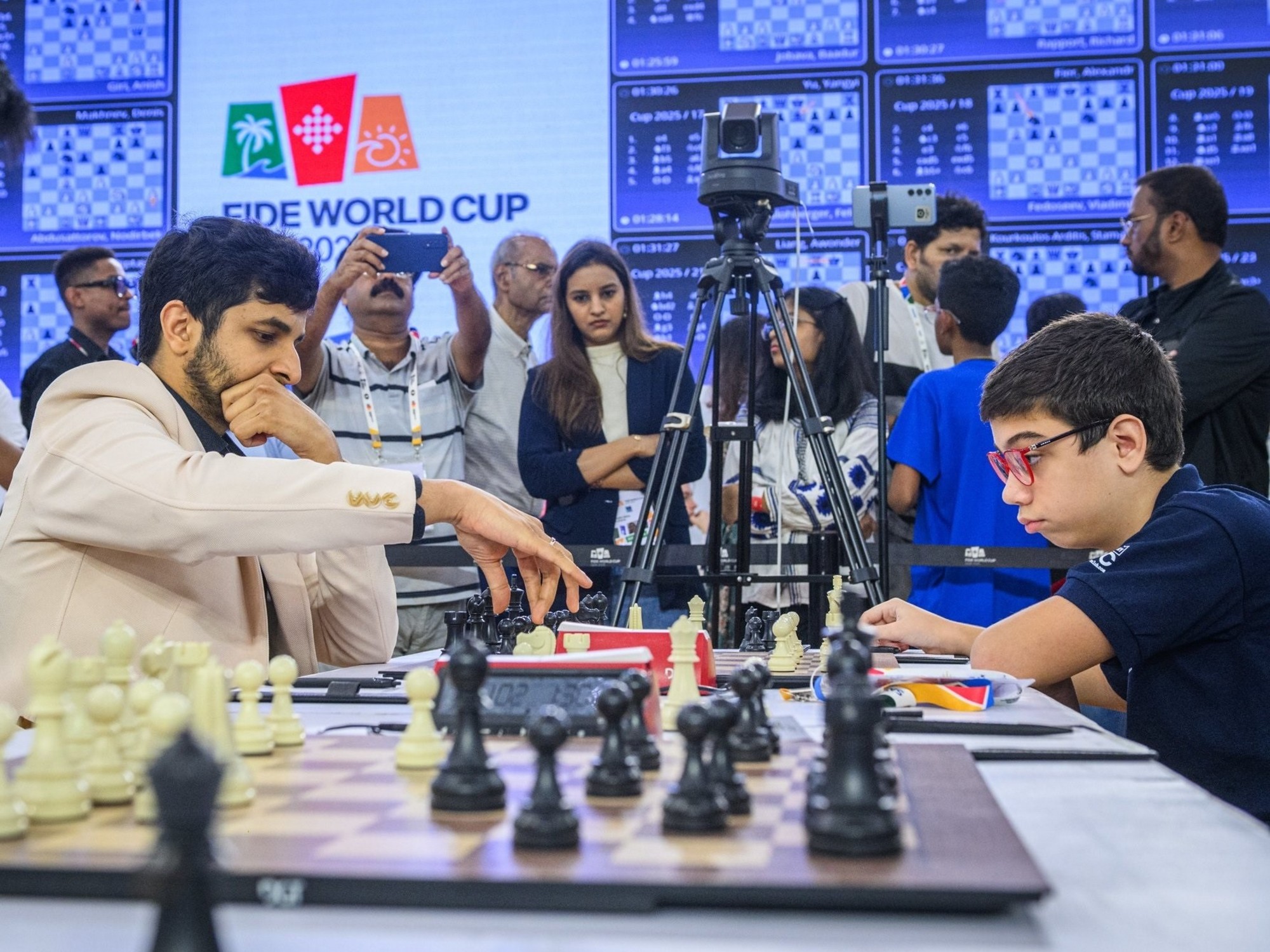 Mundial de ajedrez en India: Faustino Oro empata y fuerza desempate