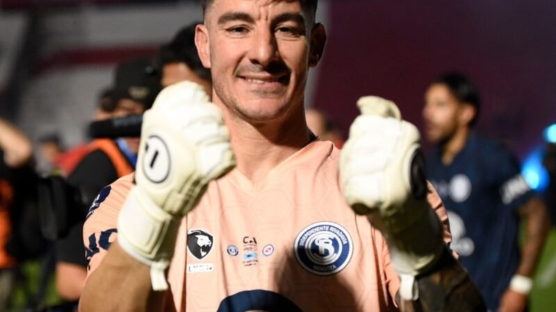 Cómo Marinelli atajó el penal decisivo en final de la Copa Argentina