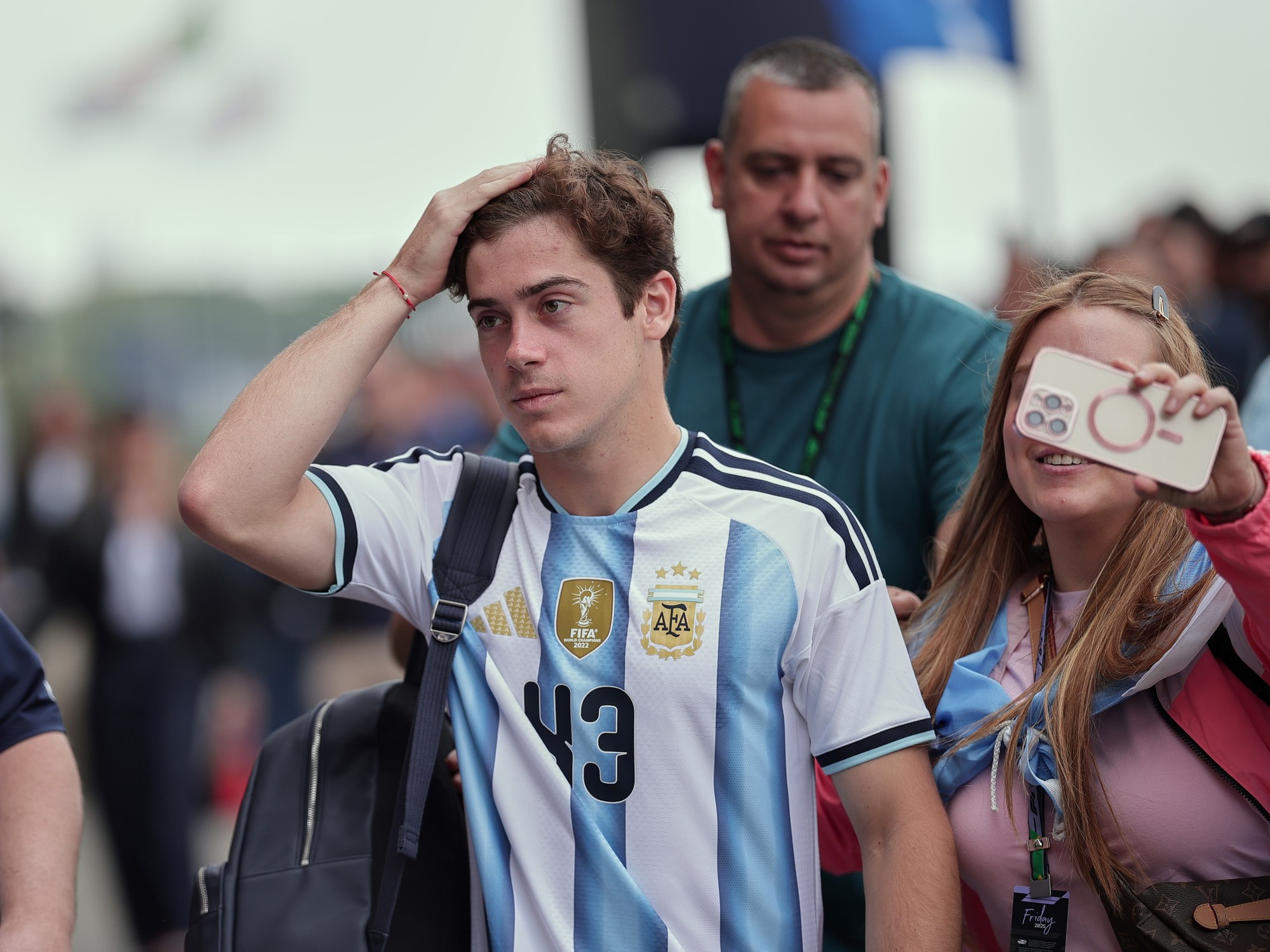 Colapinto, con la camiseta de la Selección, confirmado por Alpine 2026