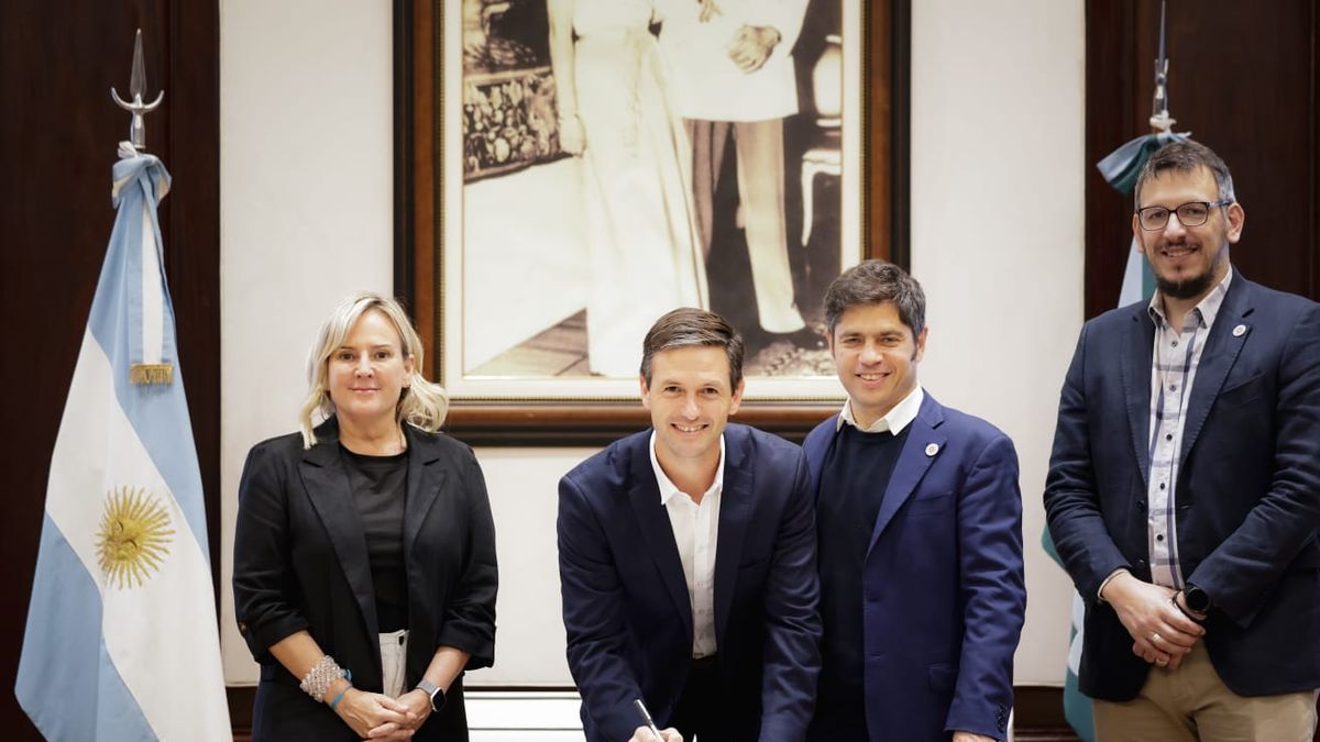 En San Vicente iluminan la Ruta 210 a Domselaar con aporte provincial