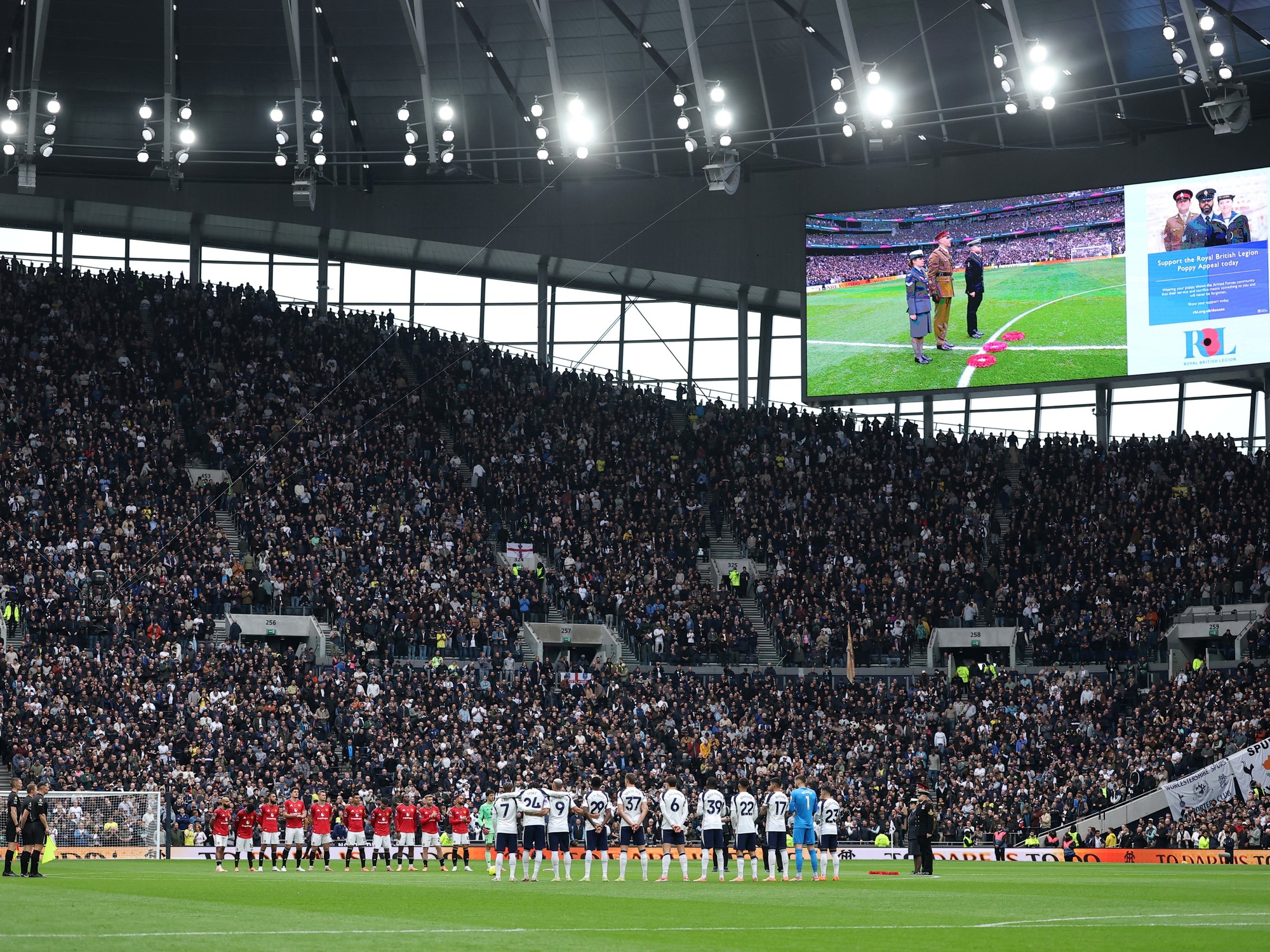 Cuti Romero, capitán: Tottenham pelea con Man United por la Premier