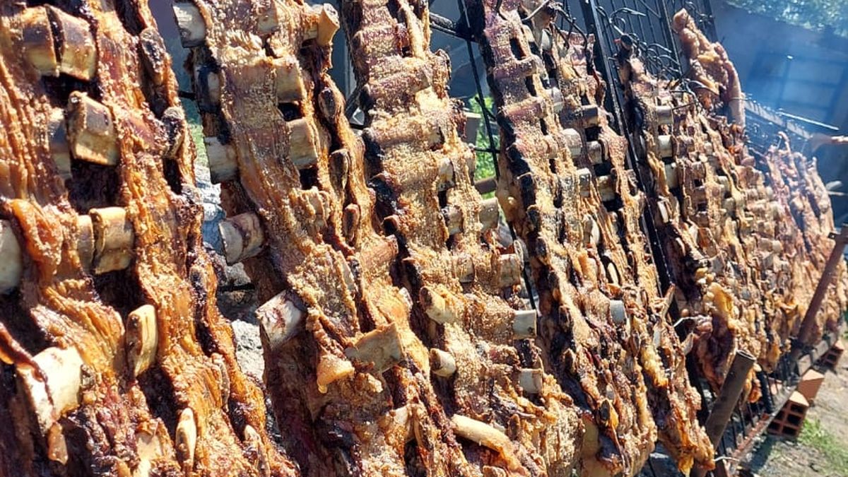 Almuerzo criollo solidario en Alejandro Korn por Fortín La Rodada