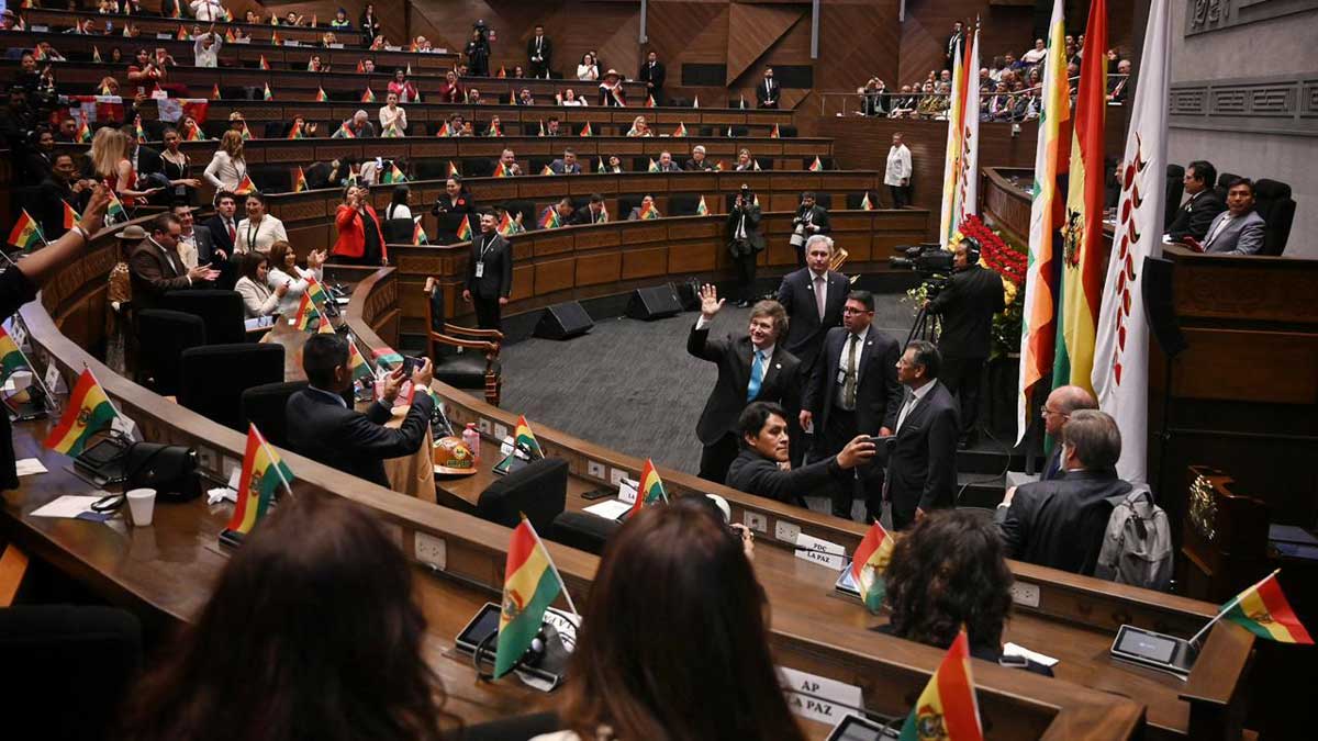 Tras gira por EEUU, Milei fue a la jura del nuevo presidente boliviano