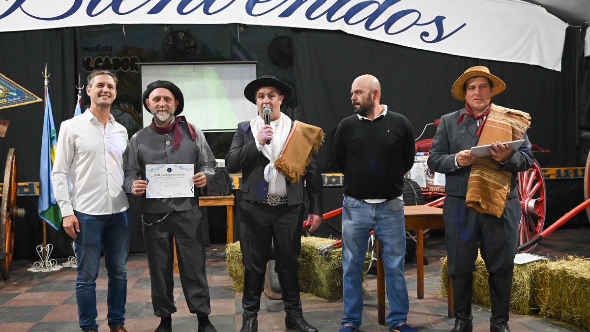 El Volcador celebró 71° aniversario y homenajeó vecinos de San Vicente