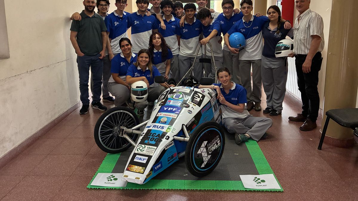 Alumnos de Lomas distinguidos en Desafío Eco YPF en Entre Ríos