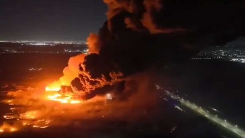 Alerta por nube tóxica en Ezeiza tras incendio en el parque industrial