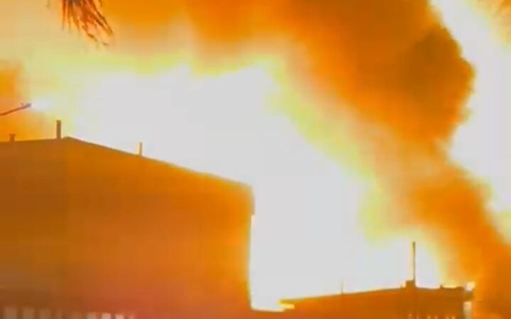 Granados: incendio en Spegazzini dañó 5 fábricas, no hay riesgo tóxico