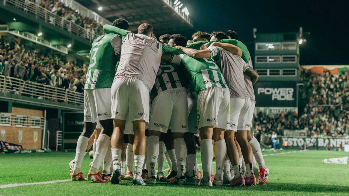 Banfield visita a Central Córdoba en busca de la clasificación