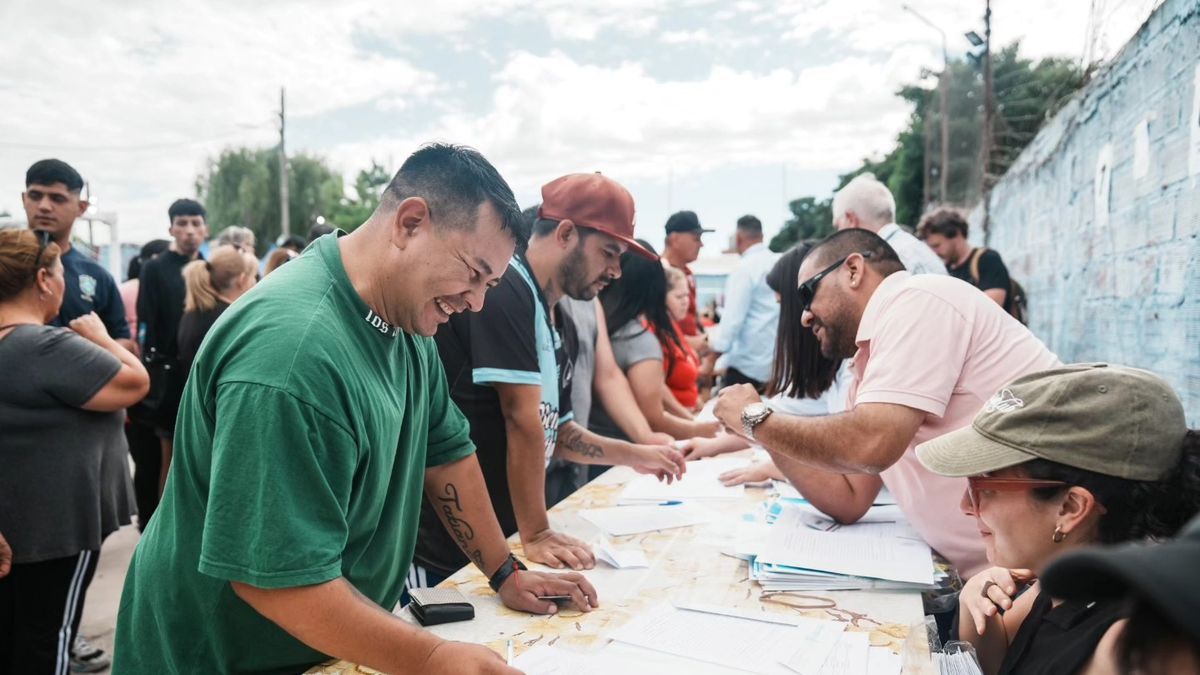 En Lomas adjudicaron terrenos a familias de San José para viviendas