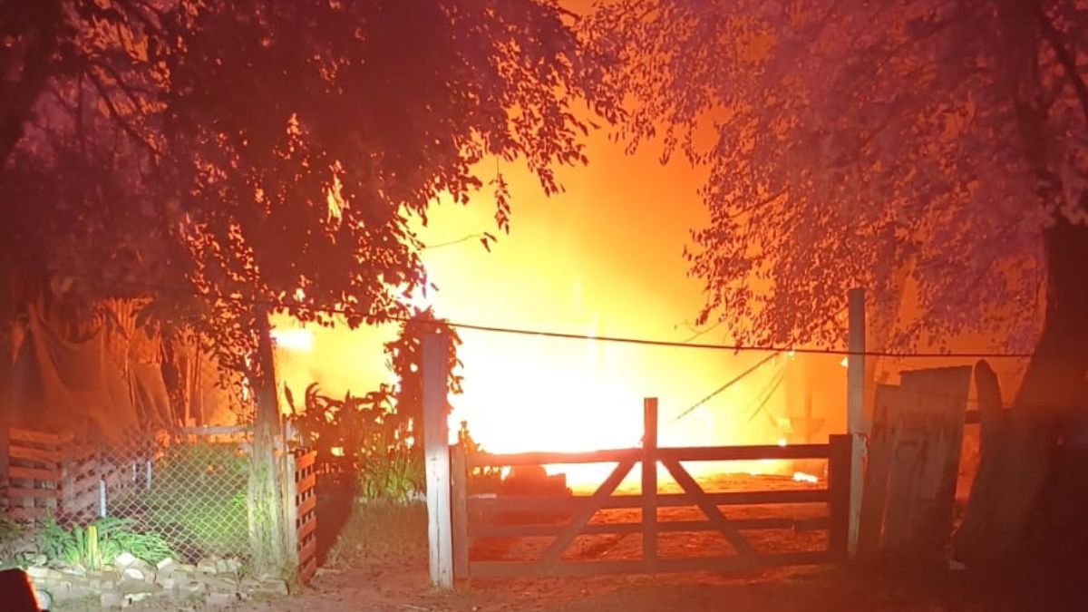 Familia de Almirante Brown quedó sin nada tras incendio y pide ayuda