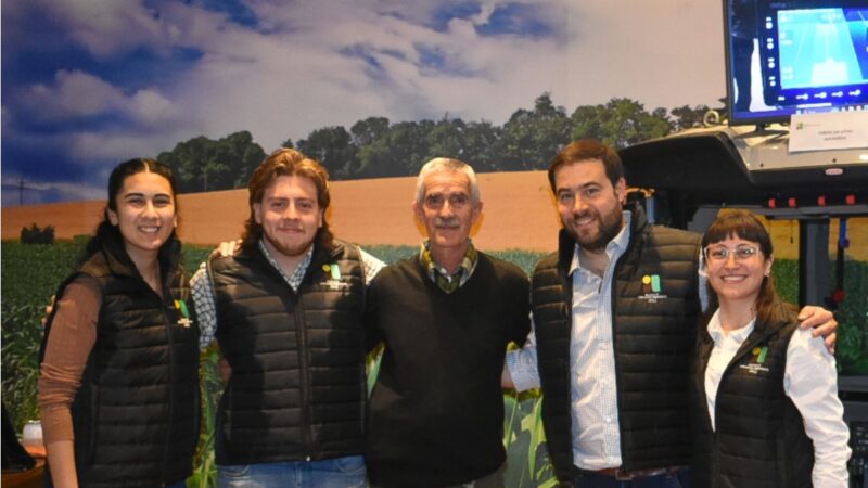 San Vicente reconoció al ingeniero Daniel Caviglia por su trayectoria