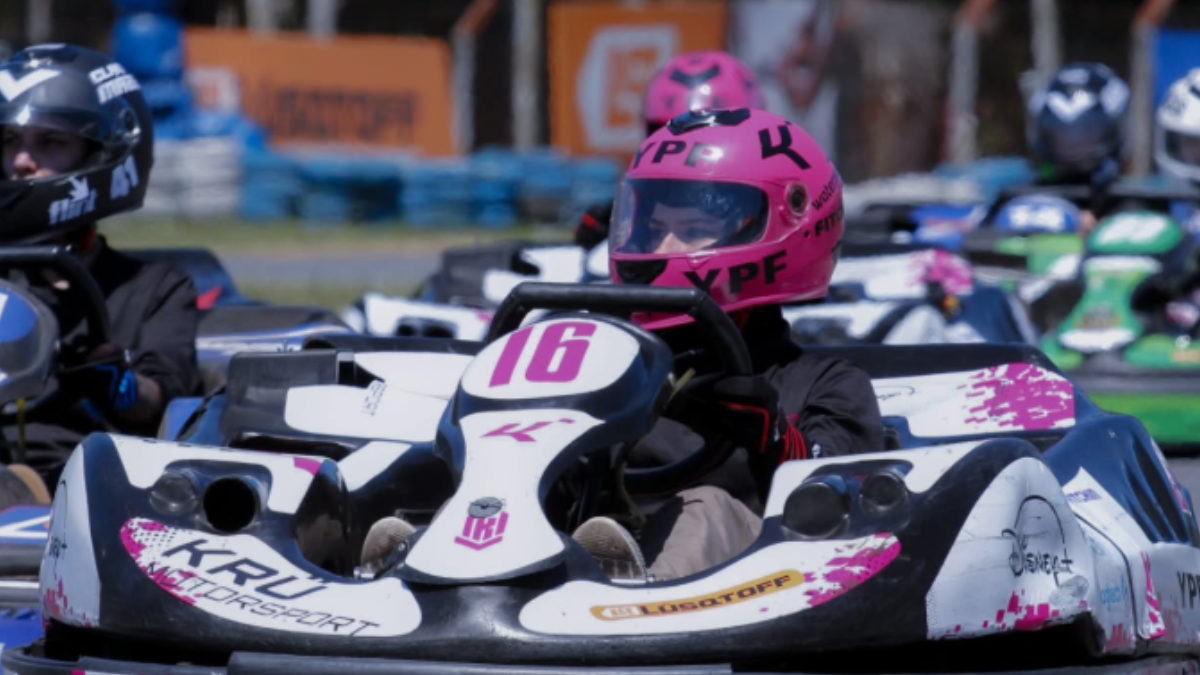 Vecina de Luis Guillón brilló en Fórmula Streamers; espera repetir