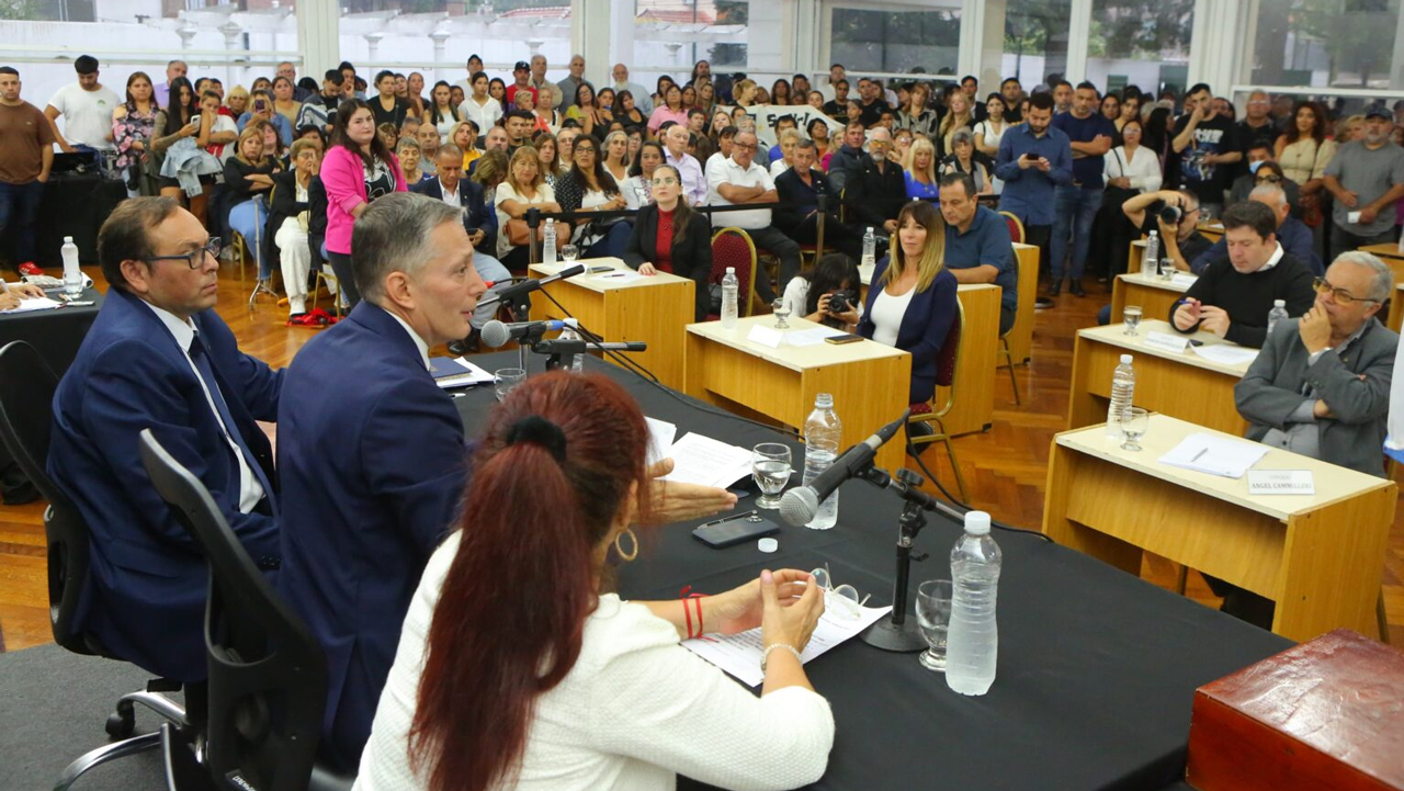 Echeverría presentó Presupuesto 2026: +20% para salud, ambiente y obras