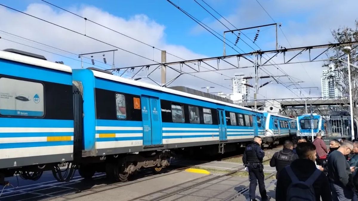 Mujer sobrevive tras ser embestida por un tren en Lomas de Zamora