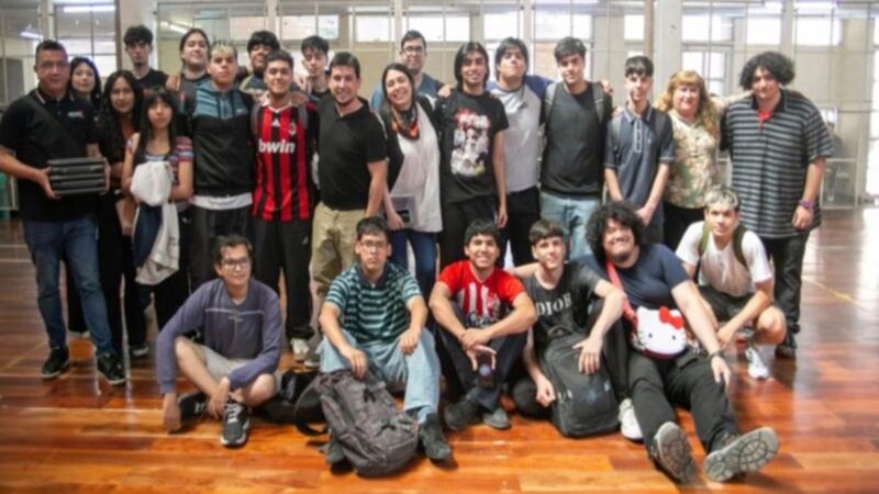 Lomas: alumnos técnicos recuperan netbooks de Conectar Igualdad