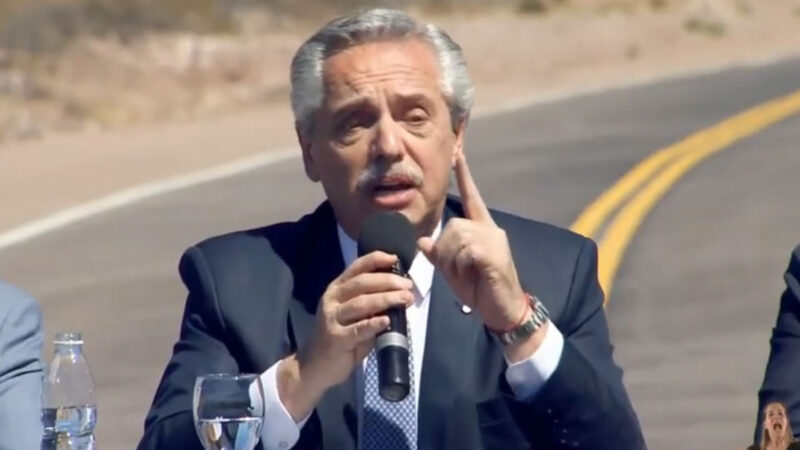 Alberto Fernández defendió a Rosario Central y respaldó a Chiqui Tapia