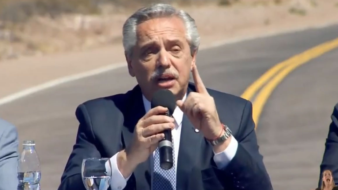 Alberto Fernández defendió a Rosario Central y respaldó a Chiqui Tapia