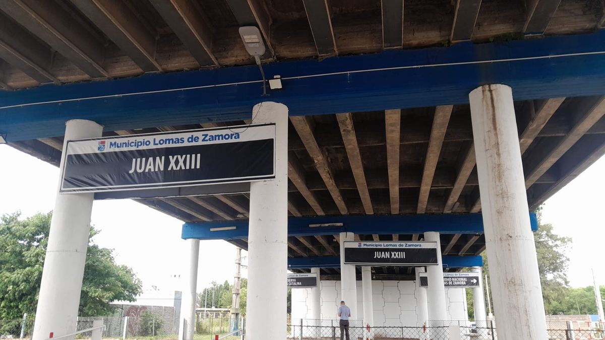 Obras junto a la estación Juan XXIII, cerca de la Universidad de Lomas