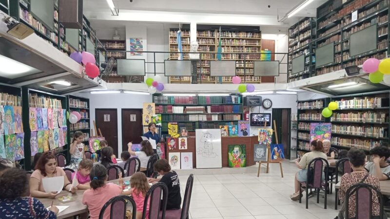 Lanús inaugura exposición de caricaturas con artistas de la Zona Sur