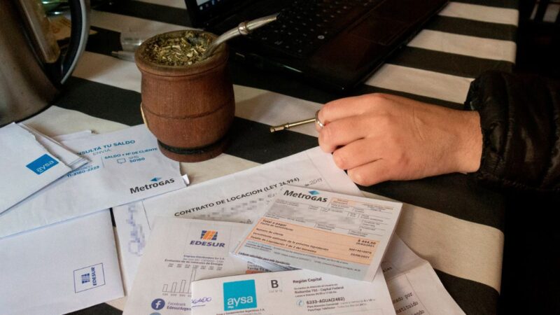 Diciembre: cuánto subirán luz, prepagas, transporte y alquileres